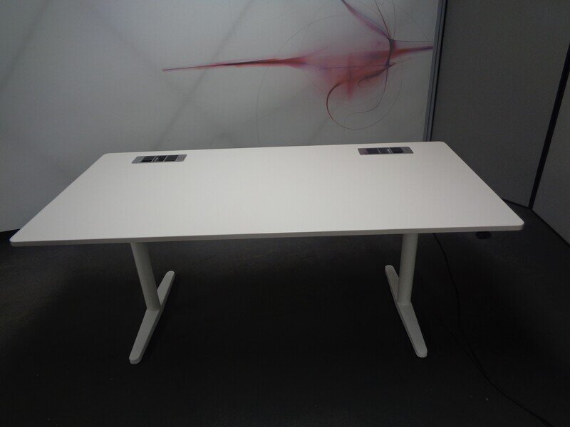 1800w mm Vitra Tyde Electric Sit / Stand Desk