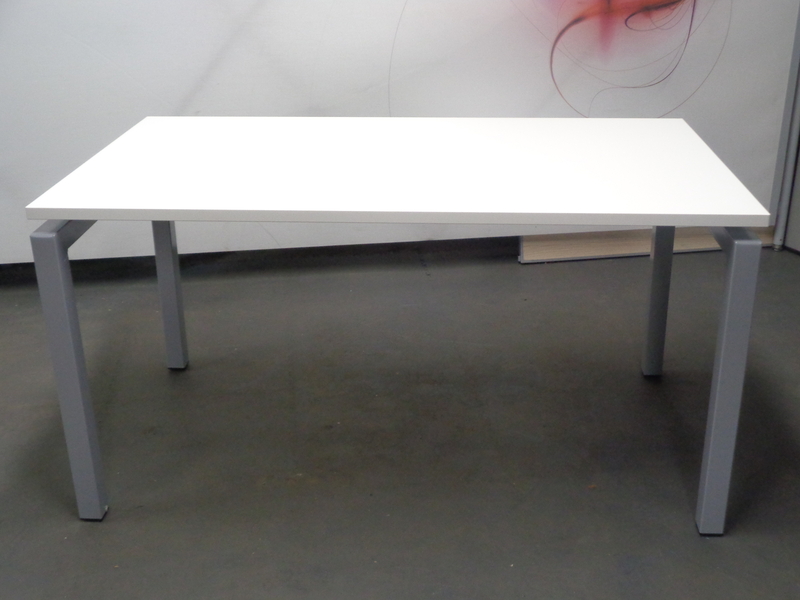 1400w mm Gresham Grey Frame Freestanding Desk