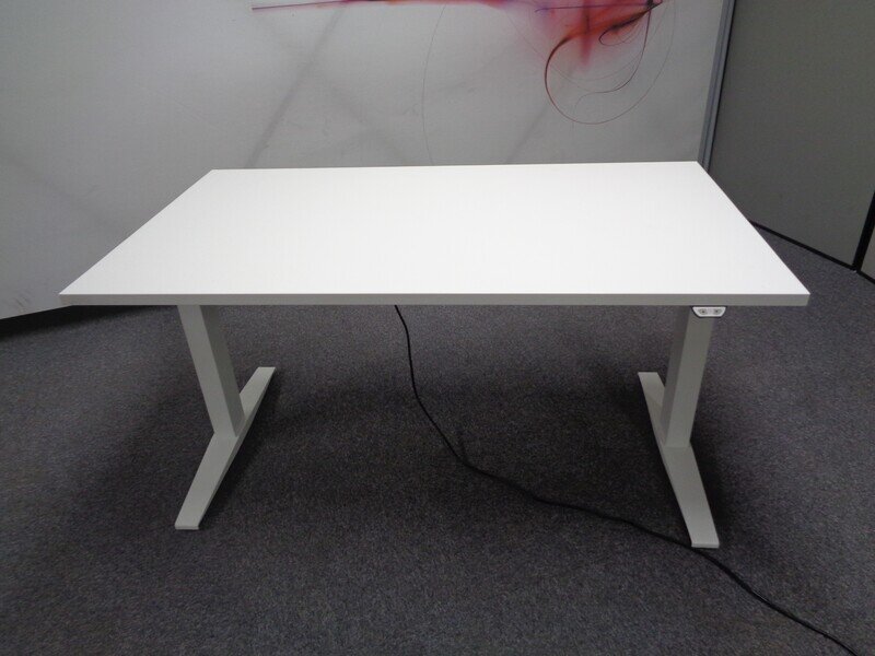 Herman Miller Electric Sit /Stand Desk 1370w mm
