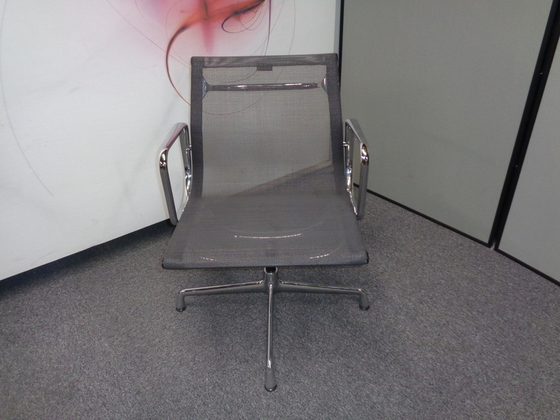 Vitra Aluminium Chair EA 108 Netweave in Dark Grey