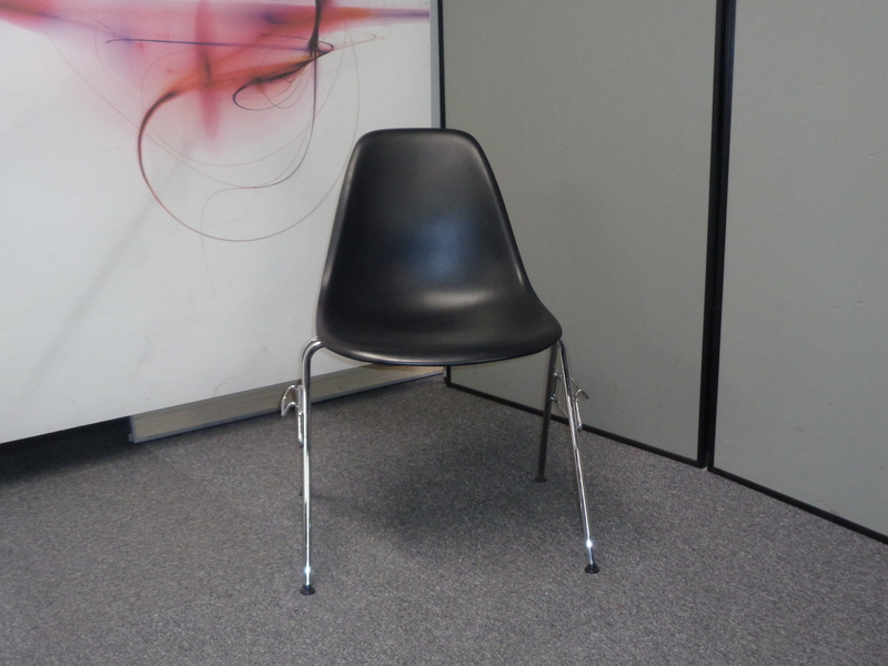 Vitra Eames White Plastic Side Chair DSS