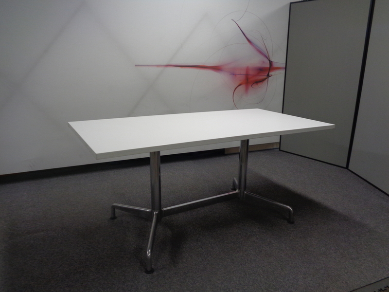 1600 x 800mm White Meeting Table