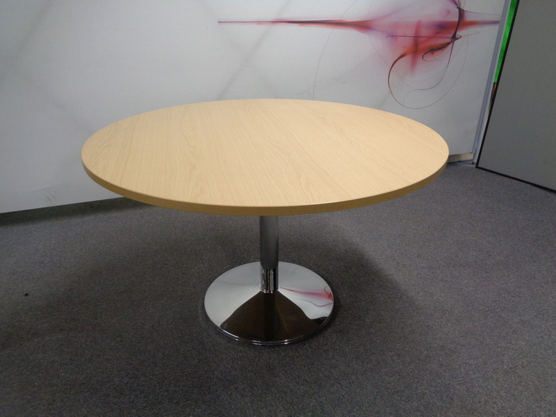 1200dia mm Oak Circular Table