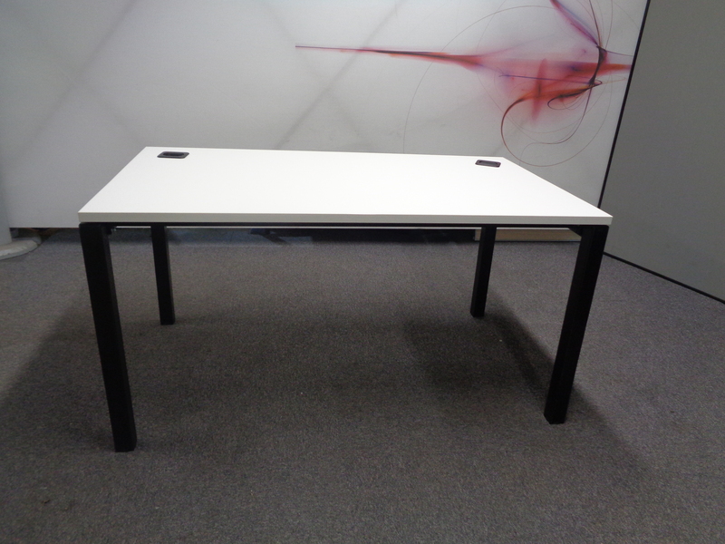 1400w mm Freestanding Desk with White Top
