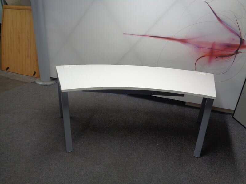 2000w mm White Curved Desk
