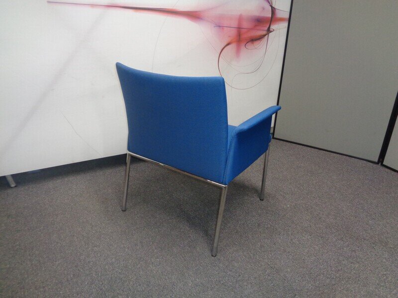 Brunner Fina Lounge Chair in Blue