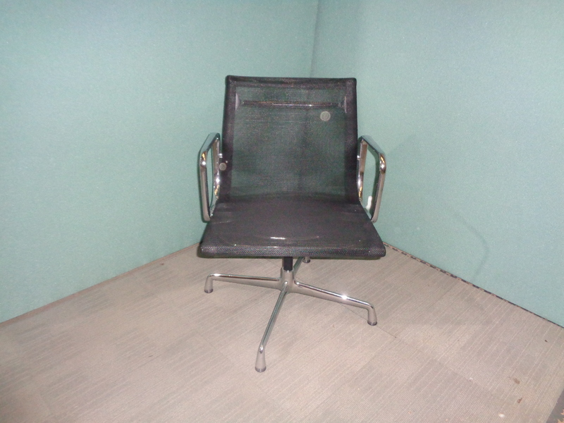 Vitra Aluminium Chair EA 108 Netweave in Black