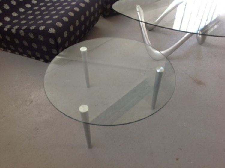 circular glass coffee table CE