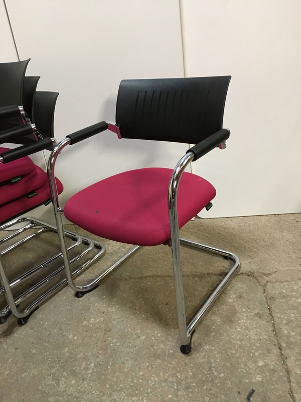 Dauphin Teo stacking meeting chair