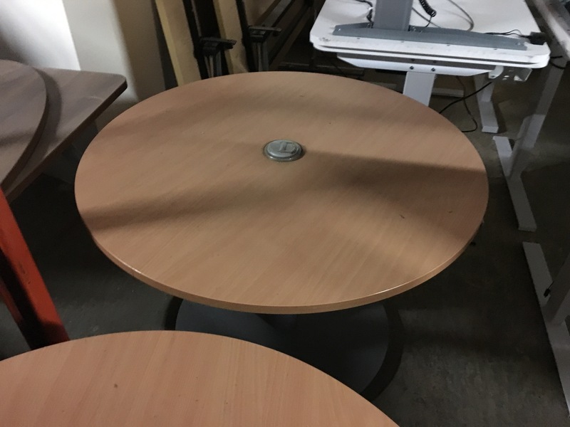 1000mm diameter beech table with power