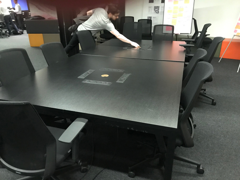 Black 1600x1600mm 4 person bench desks