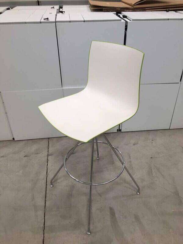 Arper Catifa 46 shell white/colour trestle stools