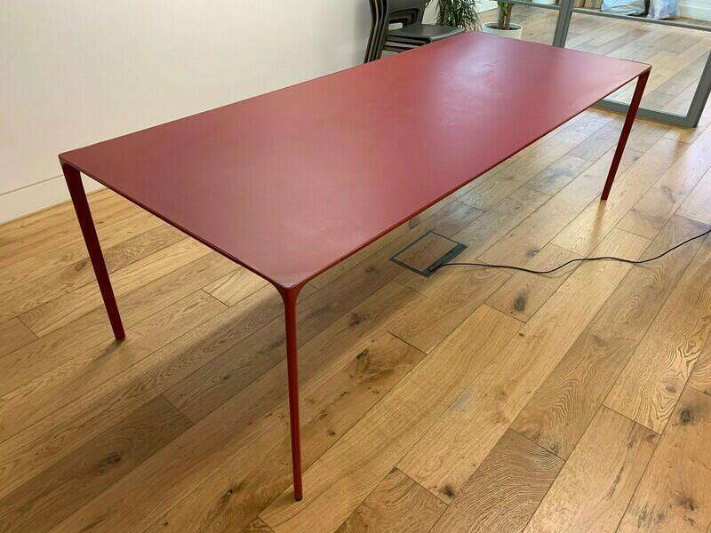 2400x1200mm red Arper Nuur table