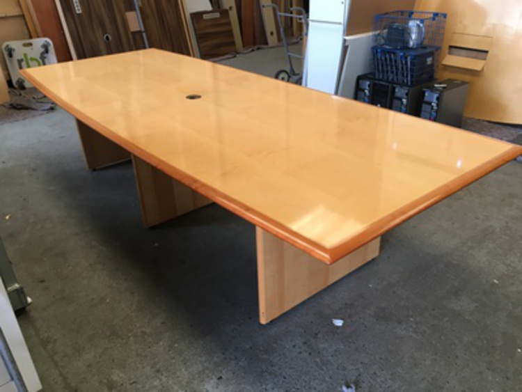 3200x1250mm maple veneer barrel shape table