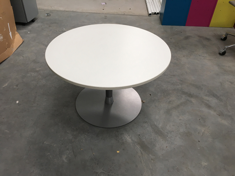 750mm diameter white O base coffee table