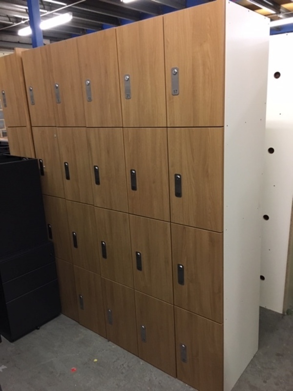 Oak 4 door lockers