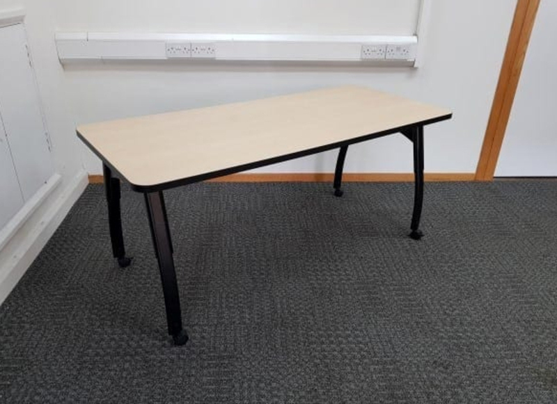 1600x700mm maple mobile tables