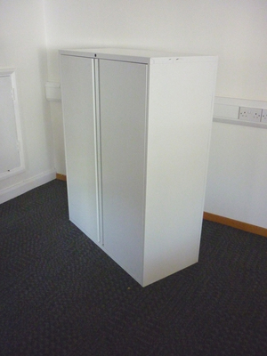 KI 1310mm high white double door cupboard