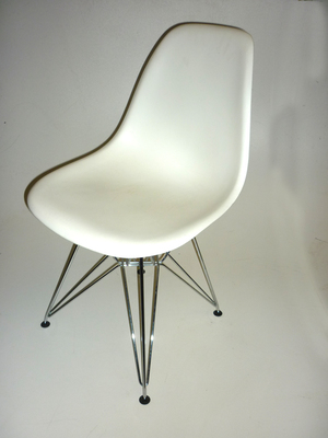 Vitra Eames DSR white plastic armchair CE