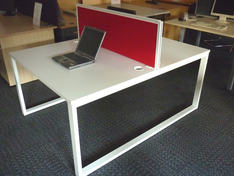 White Bordonabe bench desks