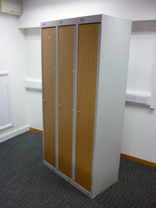 3 door lockers