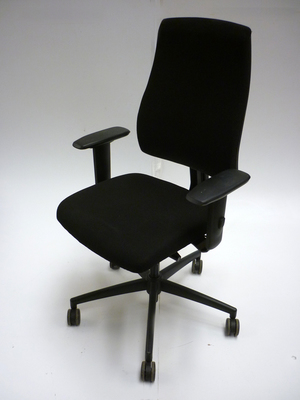Interstuhl Goal black task chair with full spec
