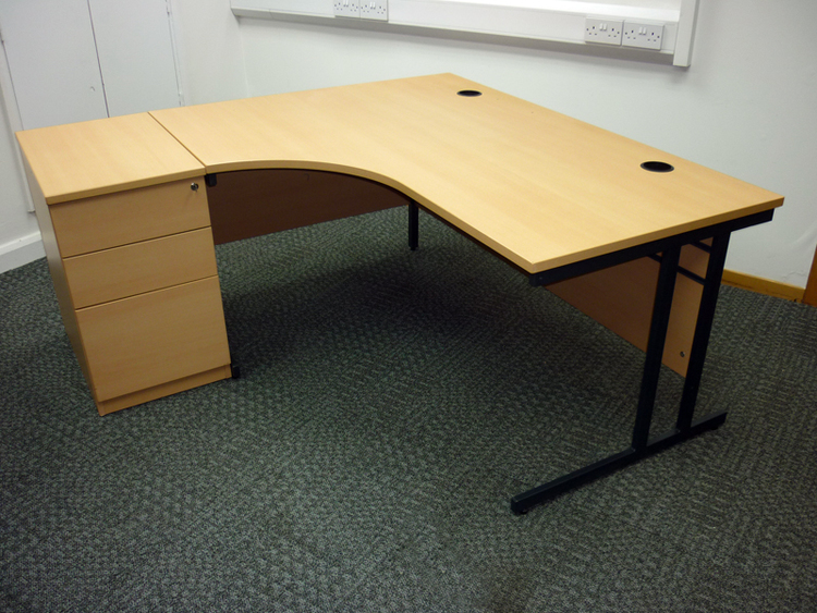 Project beech 1600x1200mm radial desks