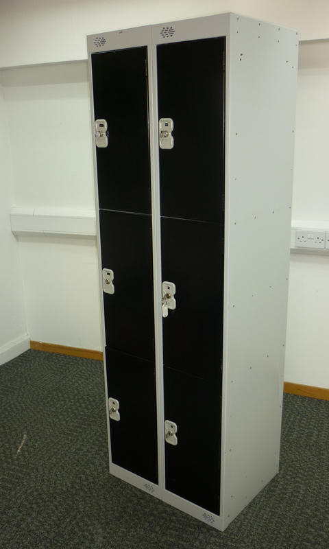3 door steel lockers