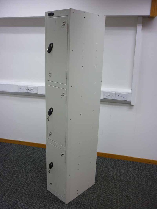 Grey 1  3 door Probe steel lockers