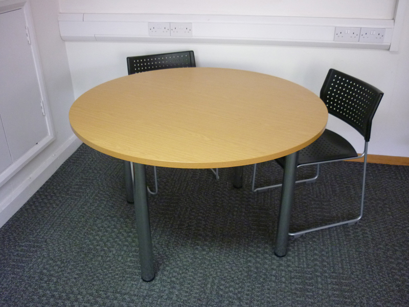 1250mm diameter light oak meeting table