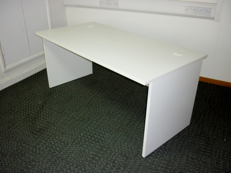 White 1600x800mm panel end desks