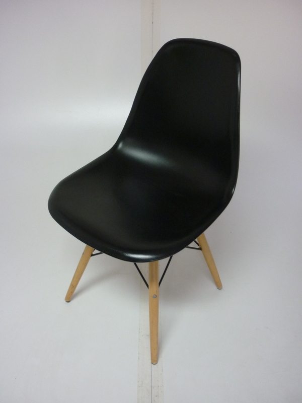 Vitra DSW lookalike black gloss dining chair