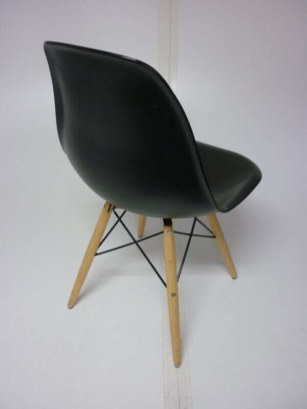 Vitra DSW look-a-like black gloss dining chair