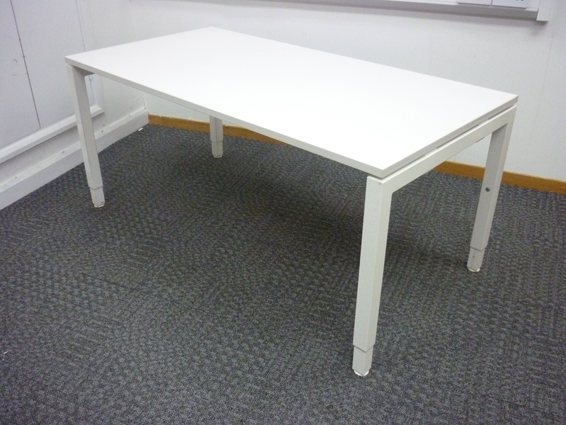 1600x800mm white Haworth Tibas desks