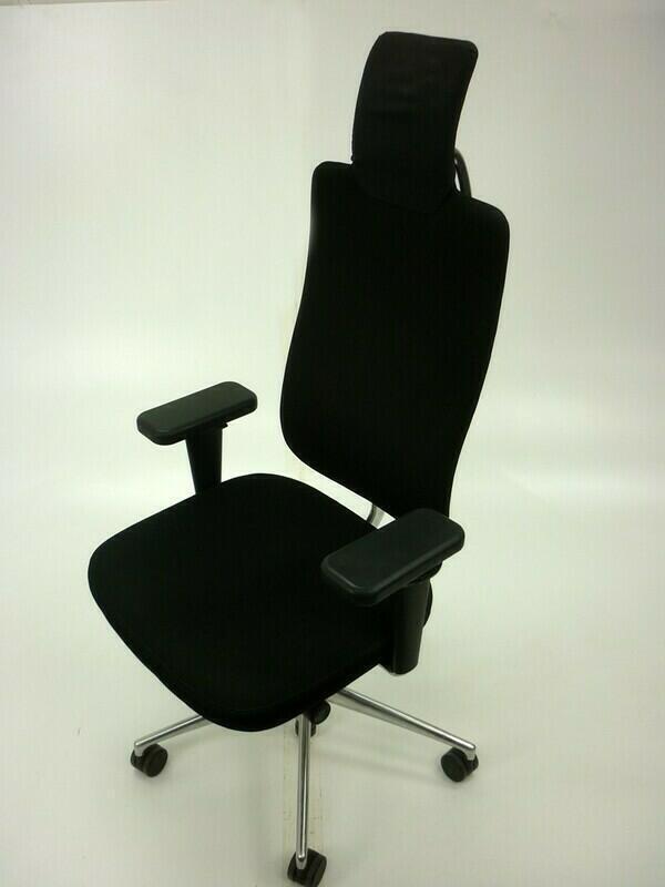 Vitra Headline black task chair with aluminum spine