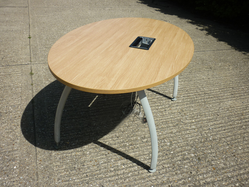 2600x1000mm oak Senator Intrigue table
