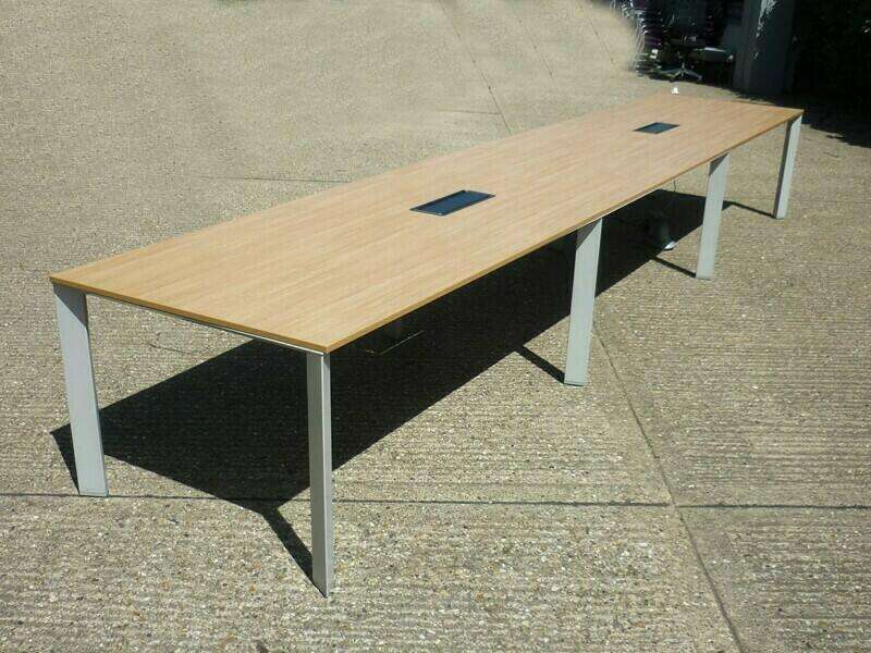 5200x1000mm oak Senator Cameleon table