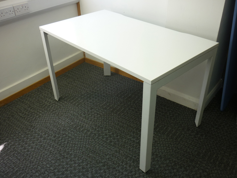 1200x700mm white Herman Miller Layout desks