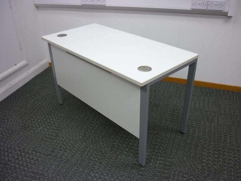1200x600mm white compact desks