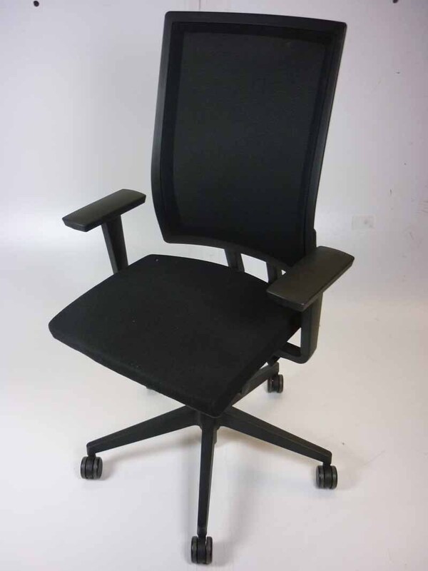 Bene BRun black mesh back task chairs