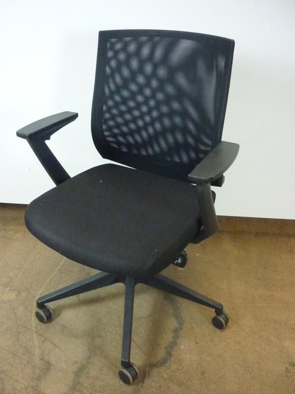 Vivo black mesh back operator chair