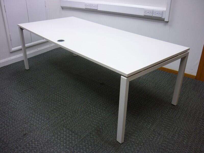 2200 x 1000mm white executive desk