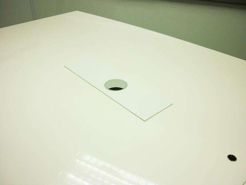 3100mm white barrel shape table