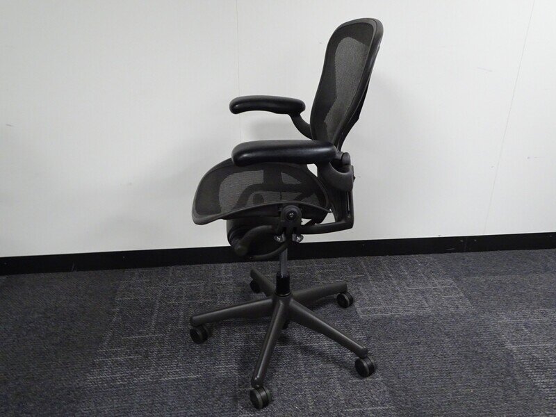 Herman Miller Aeron 3 Lever Height Adjustable Arms Graphite Size A