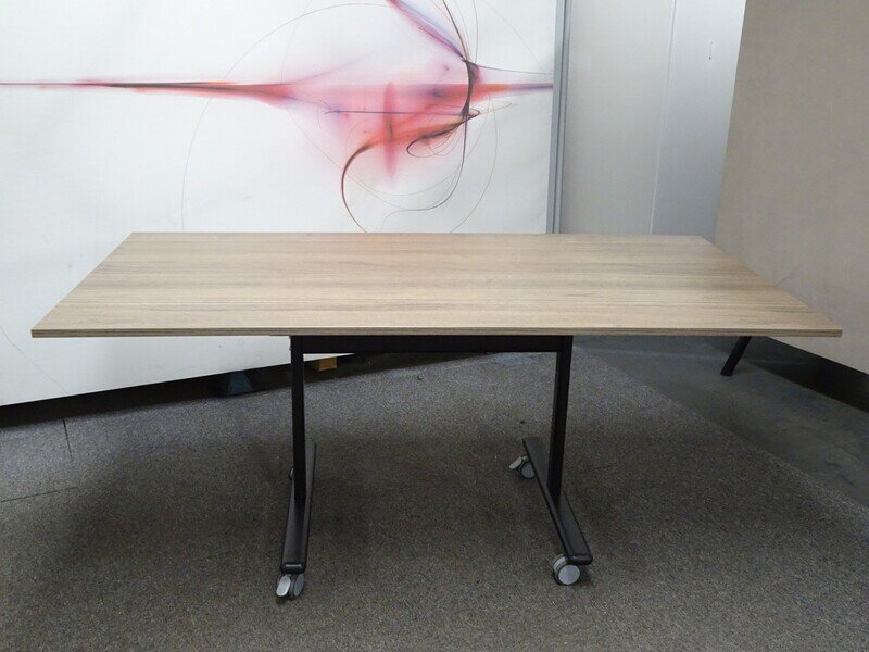 1600w mm Oak Flip Top Table