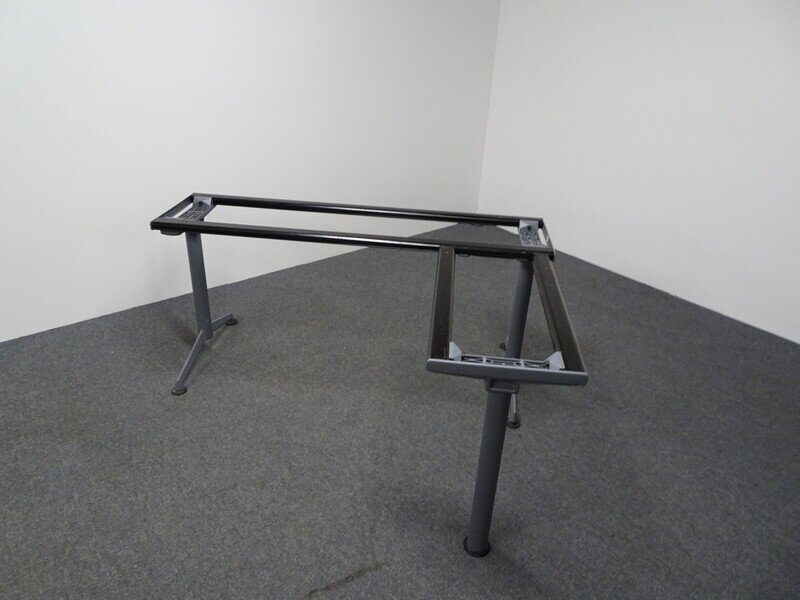 1600w mm Freestanding Desk on Herman Miller Abak T Legs