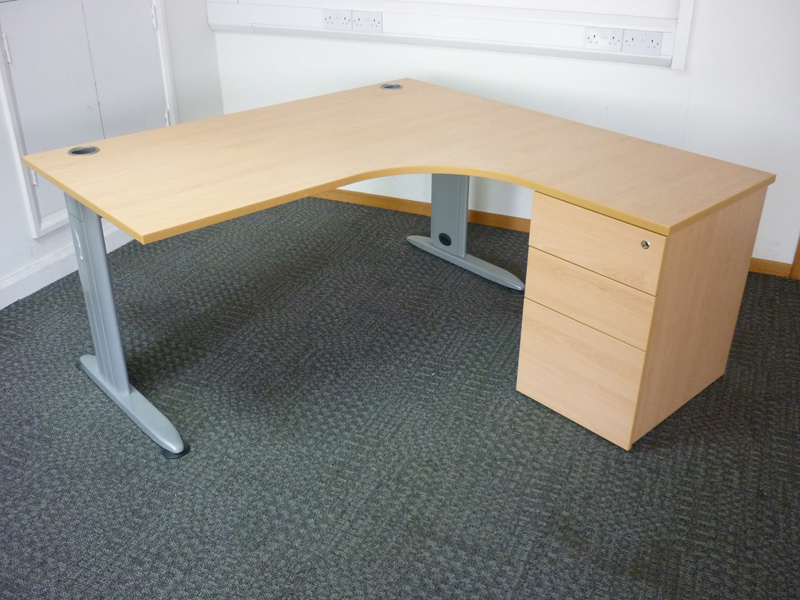 Beech Claremont 1800mm x 1600mm radial desks