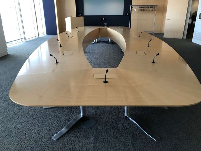 8000x3200mm maple veneer boardroom table