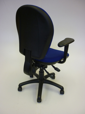 Torasen Zeus Z356MA Blue task chair with arms.