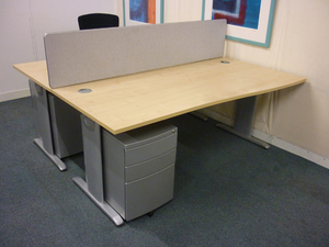Beamtec 1800 x 900/800mm maple wave desks